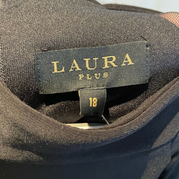 Laura Plus formal black dress with mesh sleeves - Picture 6 of 6